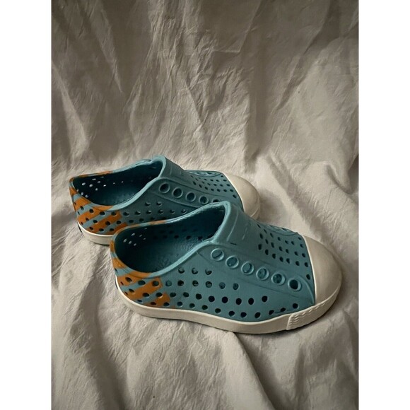 Native Slip-On Sneaker’s  Size C4 - Picture 4 of 7